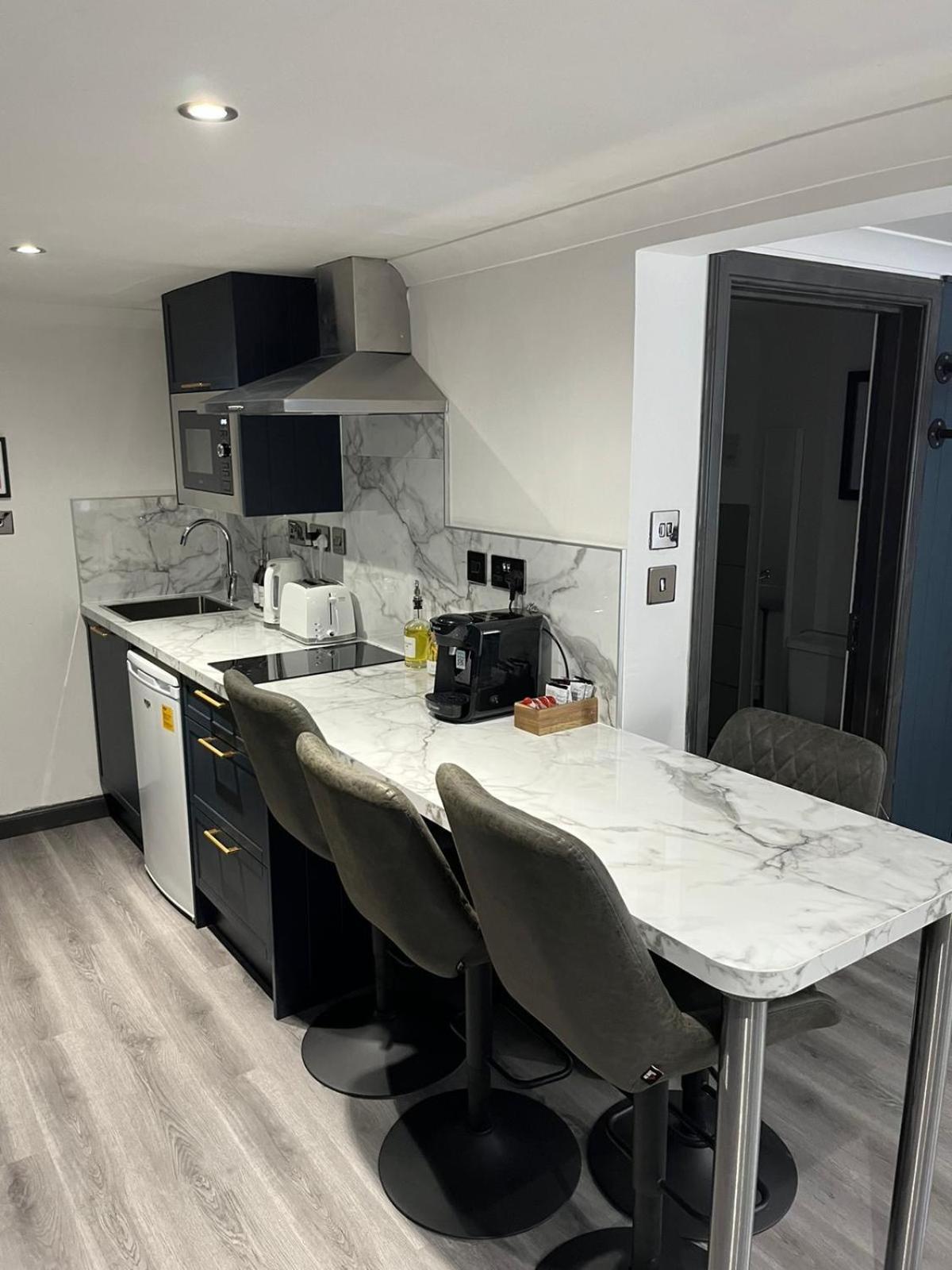 Sutherland Mini Apartments Fort William Esterno foto