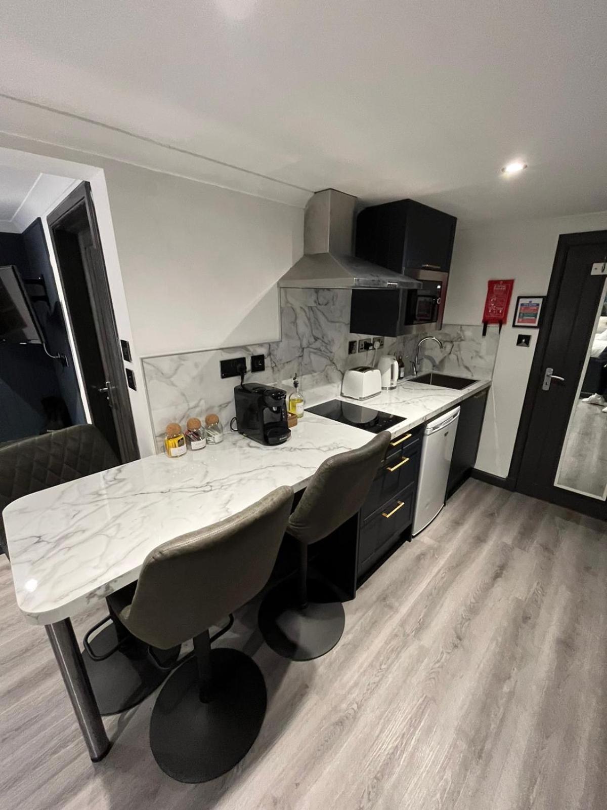 Sutherland Mini Apartments Fort William Esterno foto